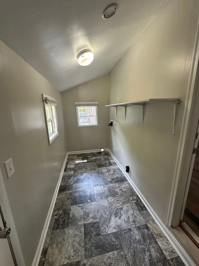Building Photo - 3514 Ridgecrest Ave