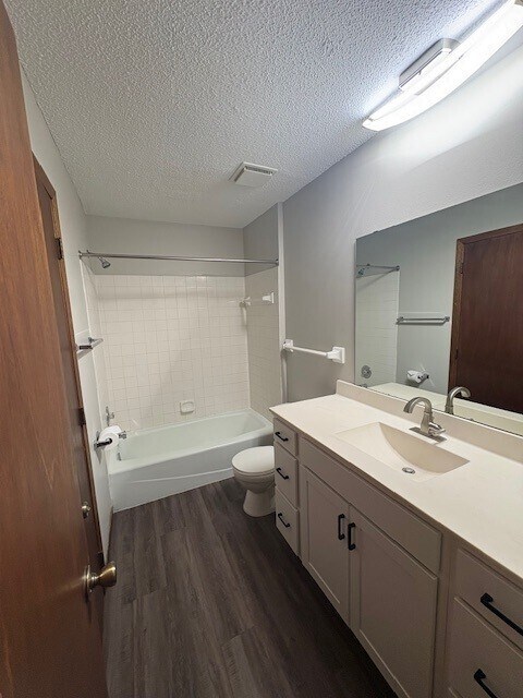 Upstairs Bathroom - 4256 W 124th St