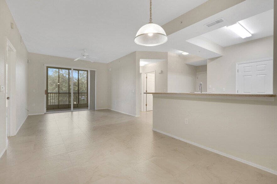 Building Photo - 9025 Colby Dr