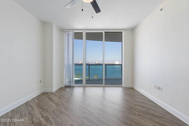 Building Photo - 241 Riverside Dr