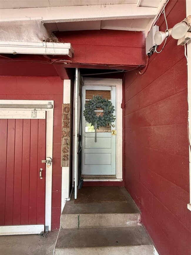 Building Photo - 406 E Monroe St
