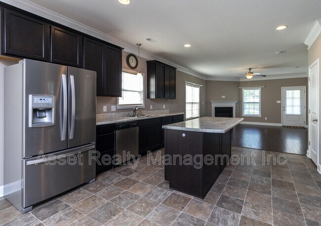 Building Photo - 509 Broadberry Ave