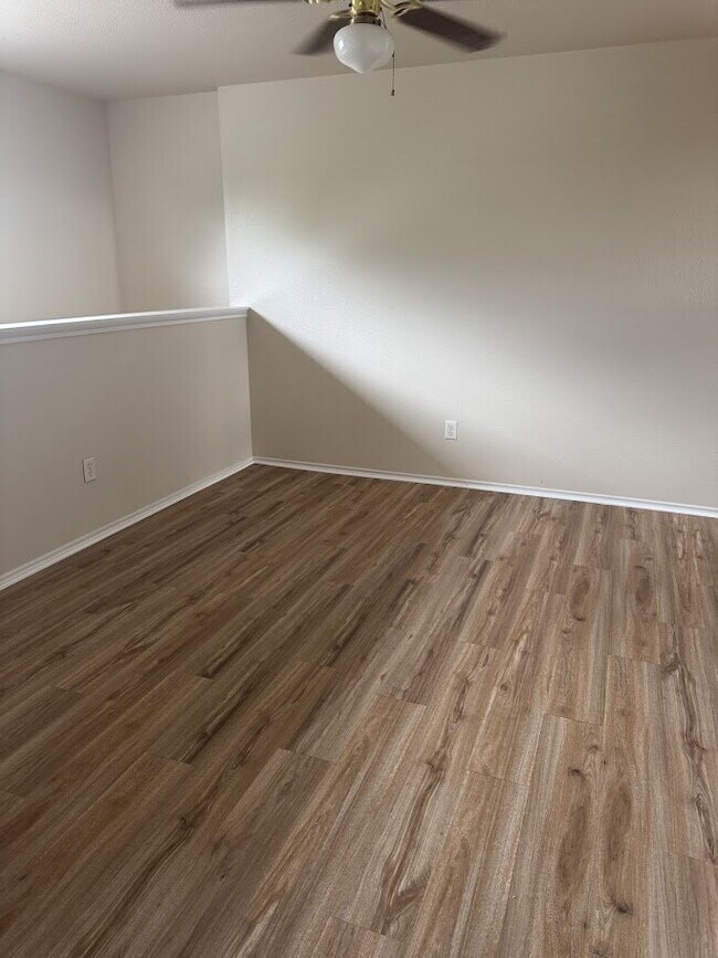 Building Photo - GREAT HOME! GREAT LOCATION