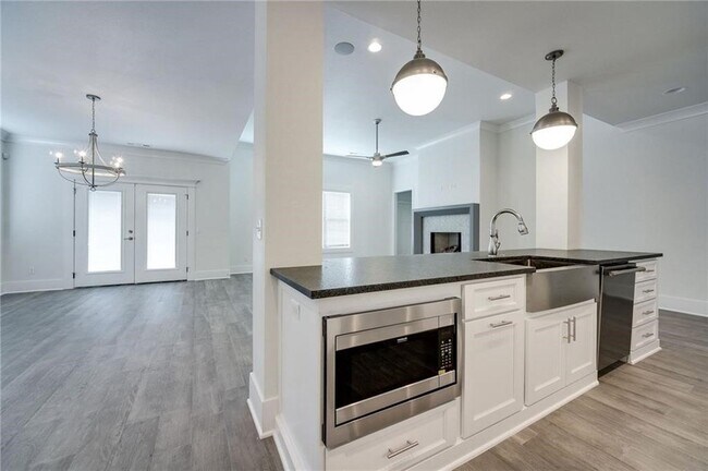 Building Photo - 3421 Galaxy Cir