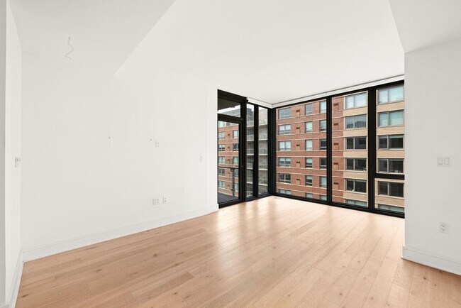 Building Photo - 9 Ave At Port Imperial