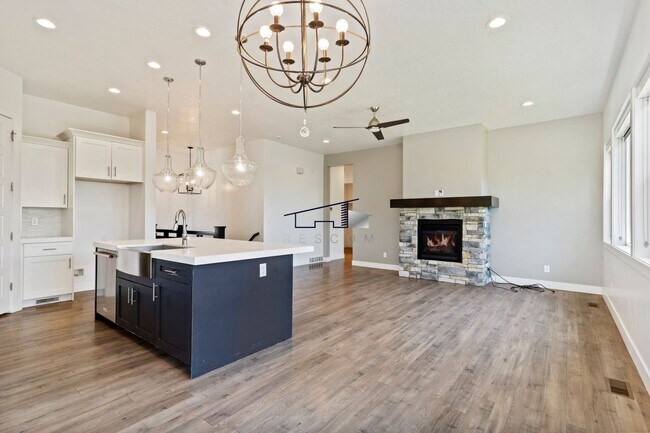 Building Photo - 378 Clark Cir