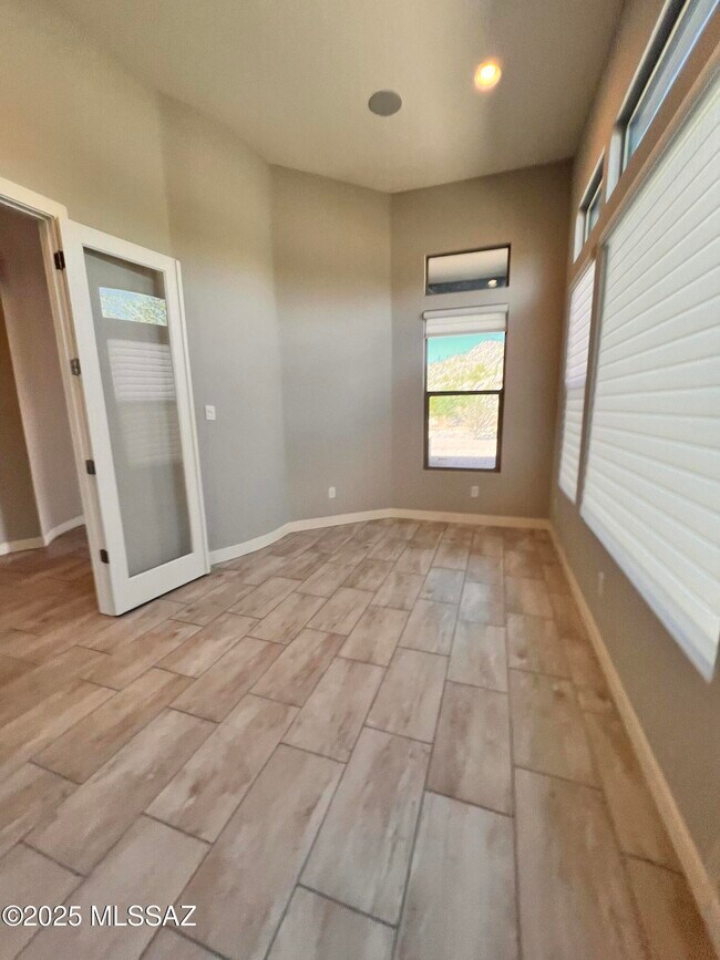 Building Photo - 14205 N Stone View Pl