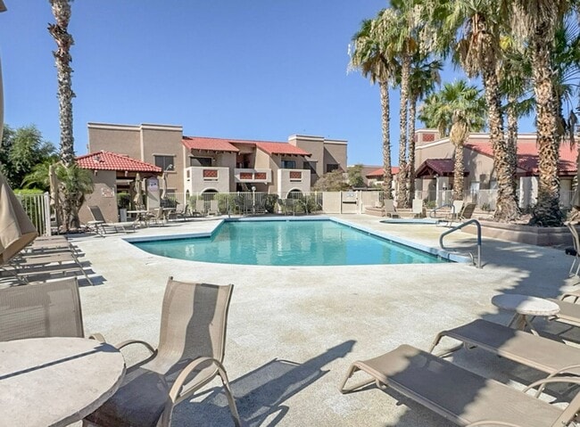 Building Photo - 2Bed/2Bath Condo at Thunderbird Rd/59th Ave! Ready for Immediate Move-In!