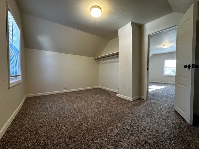 Building Photo - Recently Renovated 3 Bedroom 1 Bath Single...