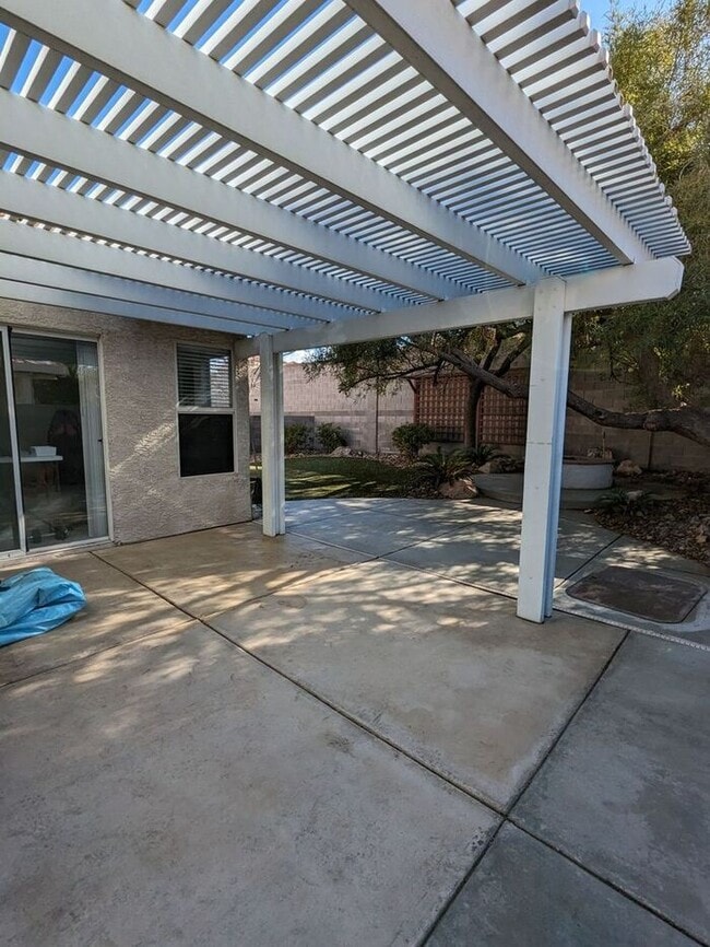 Building Photo - Green Valley Single Story Home