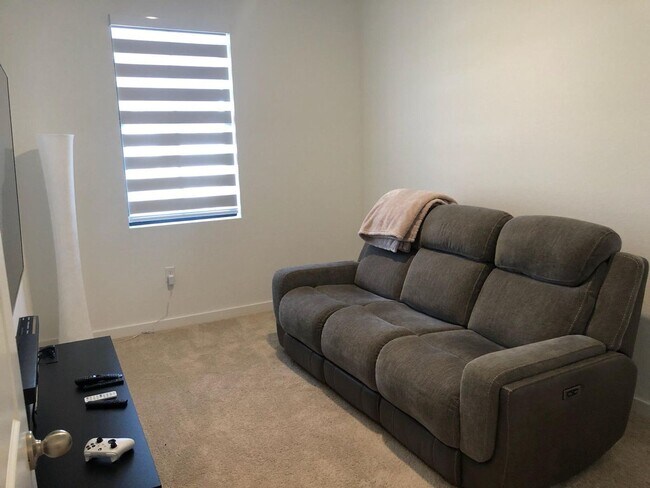 Building Photo - 939 NW 3rd St