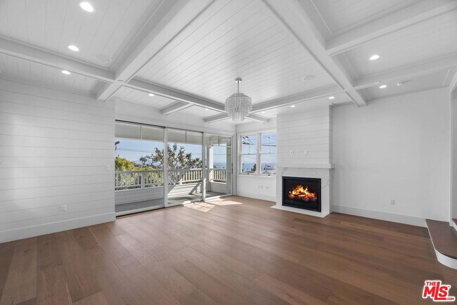 Building Photo - 566 Ida St