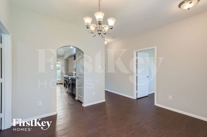 Building Photo - 260 Meadowcrest Dr