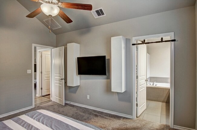 Building Photo - 2206 Oso Bay Preserve Dr