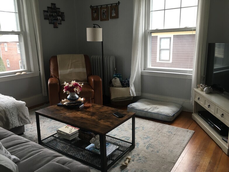 Building Photo - 37 Bellevue Ave