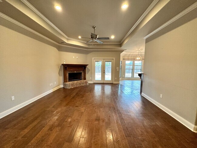 Building Photo - 1100 Bear Creek