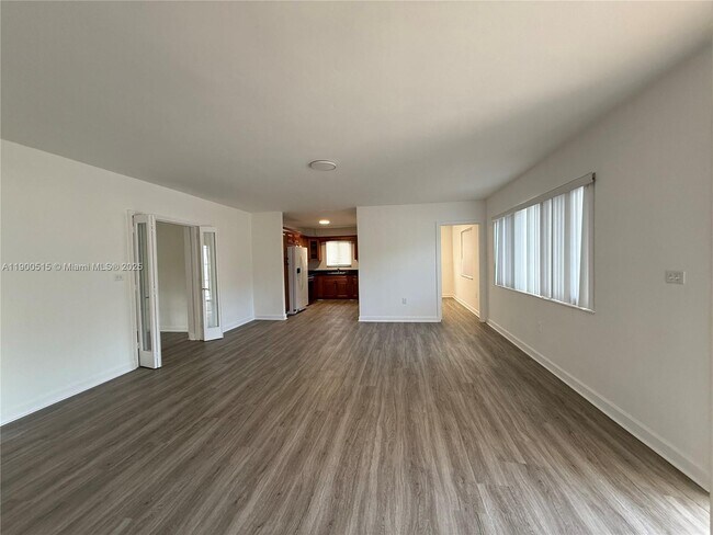 Building Photo - 1120 NW 32nd Ct