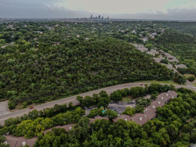 Building Photo - 3839 Dry Creek Dr