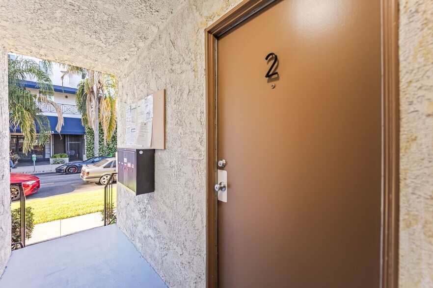 Building Photo - 4329 Van Nuys Blvd