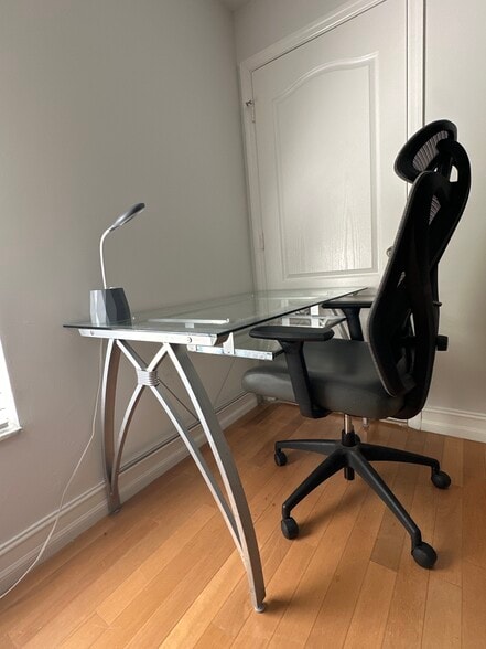 Computer Desk - 320 37th Ave NE
