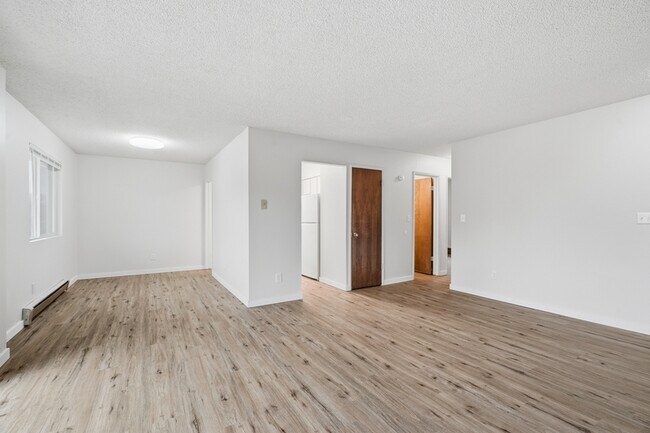 Building Photo - 3106 E 27th Ave