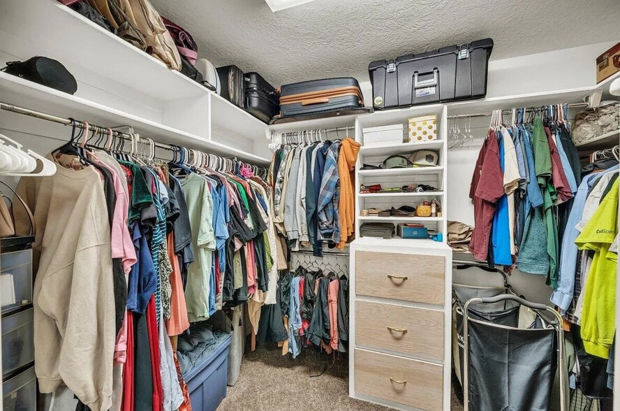 Building Photo - 1010 N 1800 E