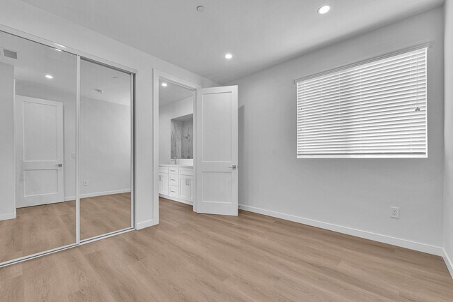 Building Photo - Modern Brand new 5-Bedroom Home for Lease ...