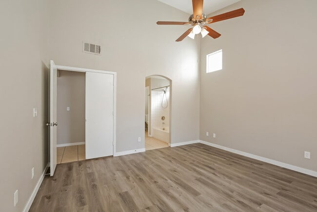 Building Photo - 8379 Yamhill St