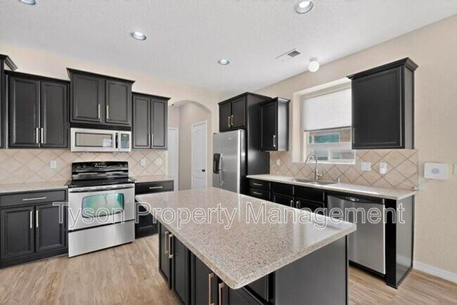 Building Photo - 8523 Waterford Pl NE