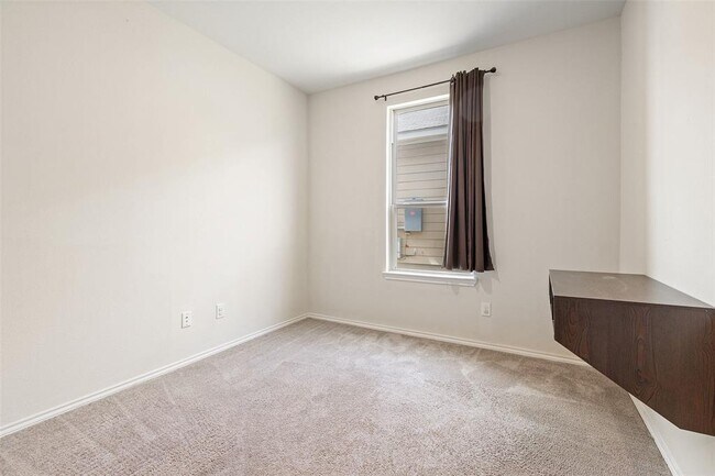 Building Photo - 201 Katie Elder Dr