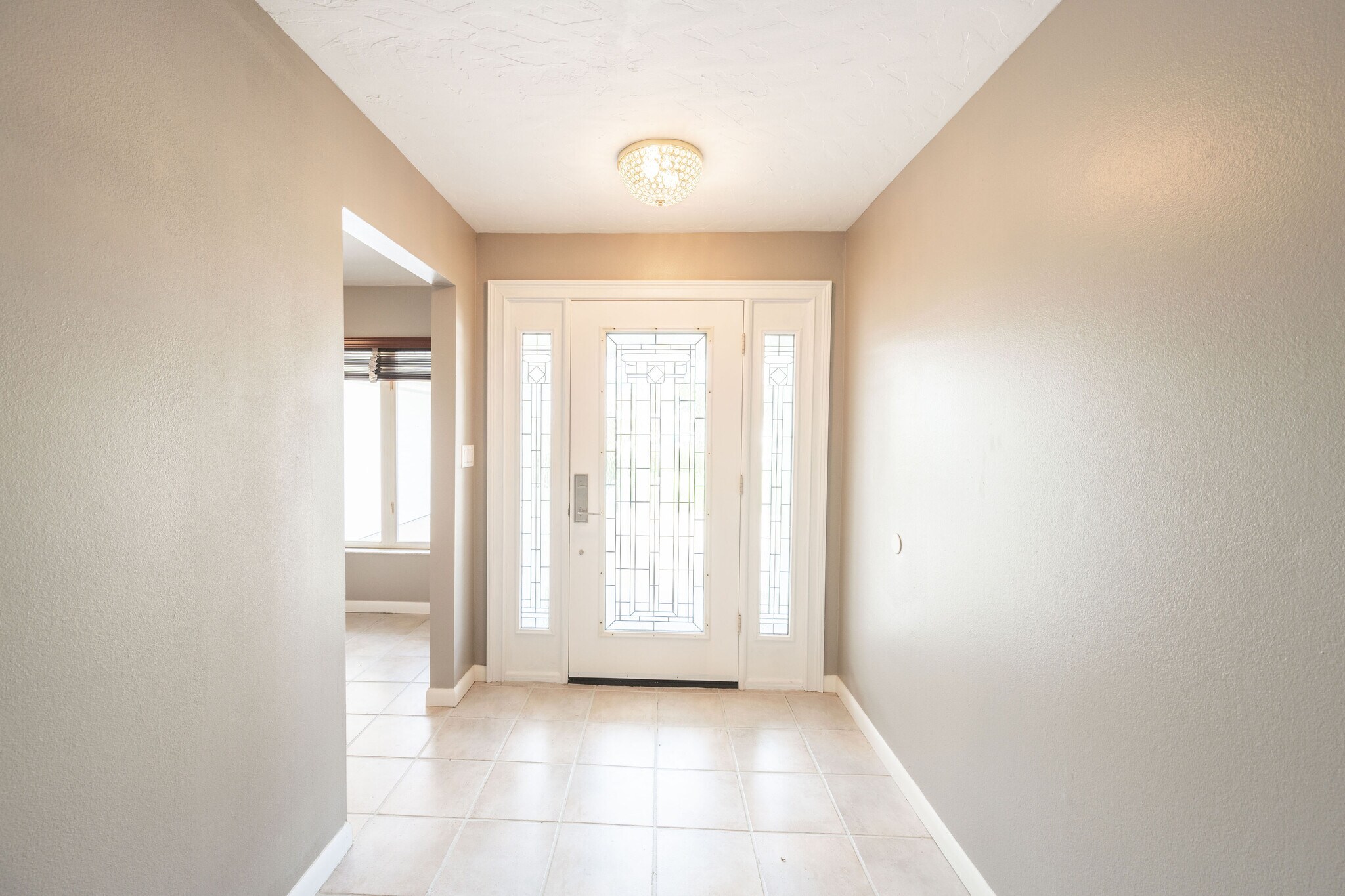 Building Photo - 6 Country Club Rd