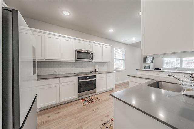 Building Photo - 3202 Glorioso Dr