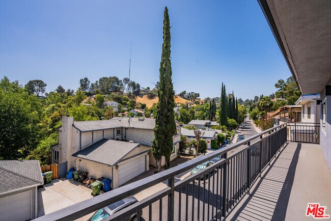 Building Photo - 5343 Tendilla Ave