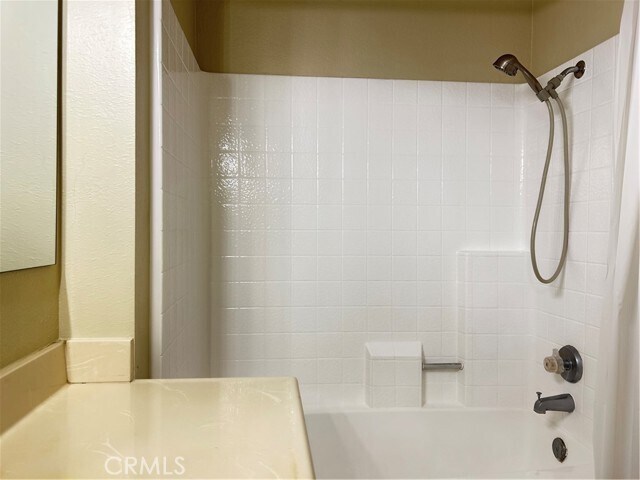 Building Photo - 567 Springbrook N