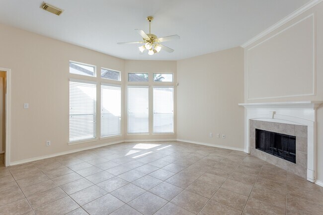 Building Photo - 21915 Rivergate Ct