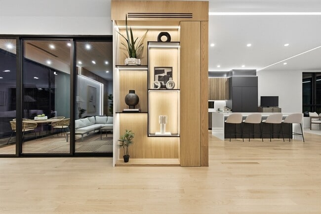 Building Photo - 90 Auburndale Ave