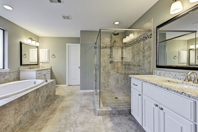 Building Photo - Charming 3-Bedroom Home with Modern Amenit...