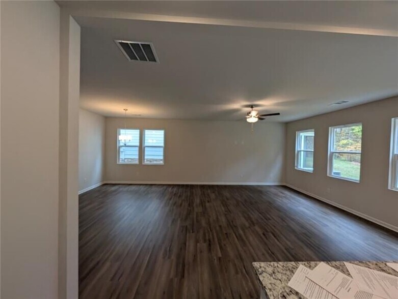 Building Photo - 116 Parkwood Dr