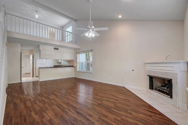 Building Photo - NE Tallahassee Townhome with Community Pool