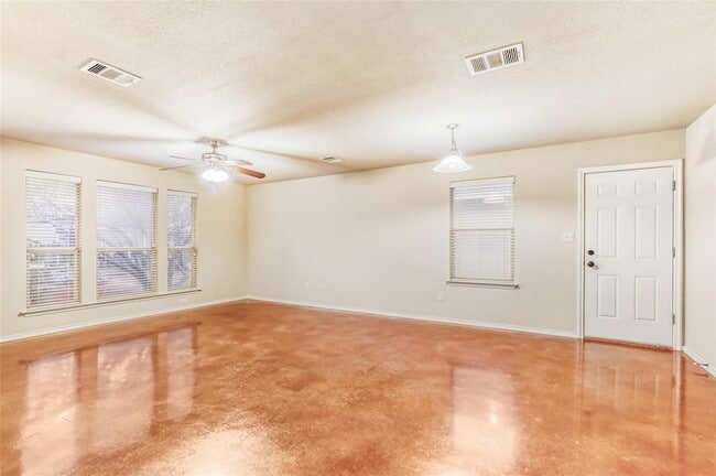 Building Photo - 4620 Best Way