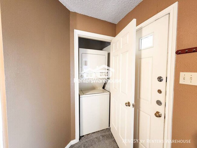Building Photo - 1311 Antoine Dr