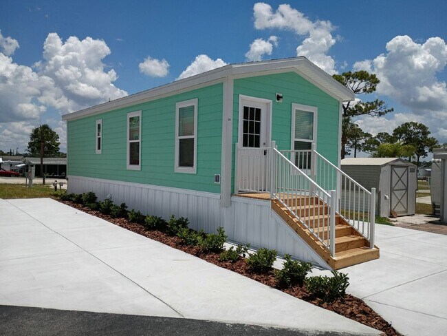 Building Photo - 28 Lily Dr