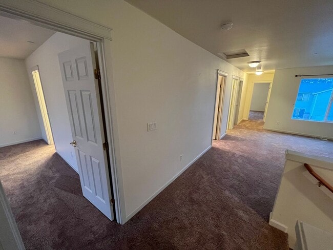 Building Photo - 3 Bedroom DuPont Home with Loft