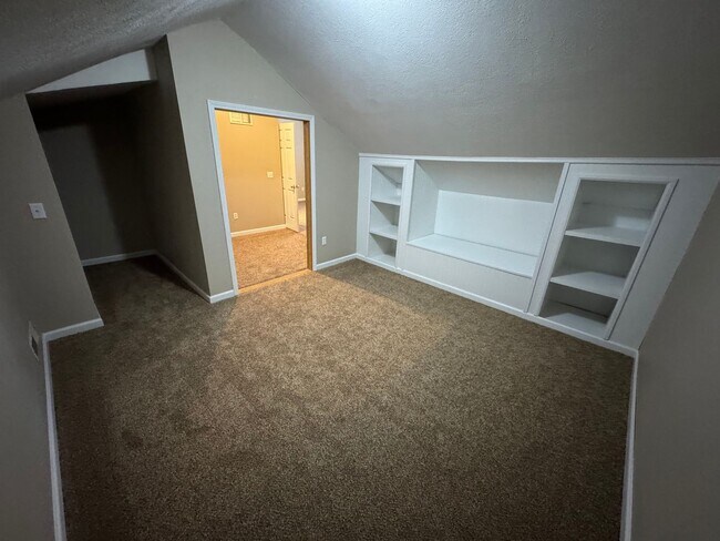 Building Photo - 404 N.Hightower Ave