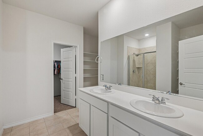 Building Photo - 1025 Indigo Ln