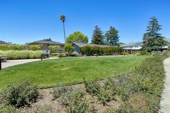 Building Photo - 1355 45th Ave