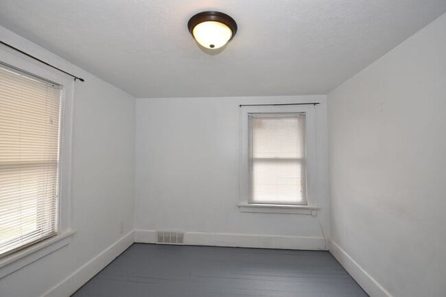 Building Photo - River Park Charming 3 bedroom Single Famil...