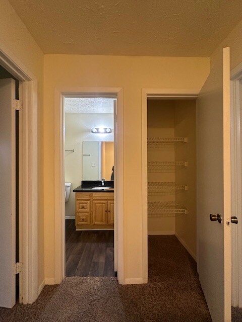 Building Photo - Room in Townhome on Destin Cir