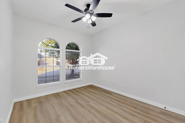 Building Photo - Completely Refreshed Forney Home MOVE IN R...