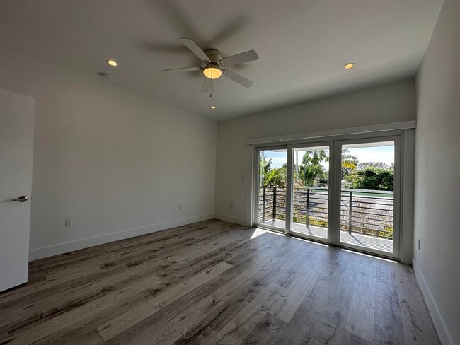 Building Photo - 815 NE 17th Ave